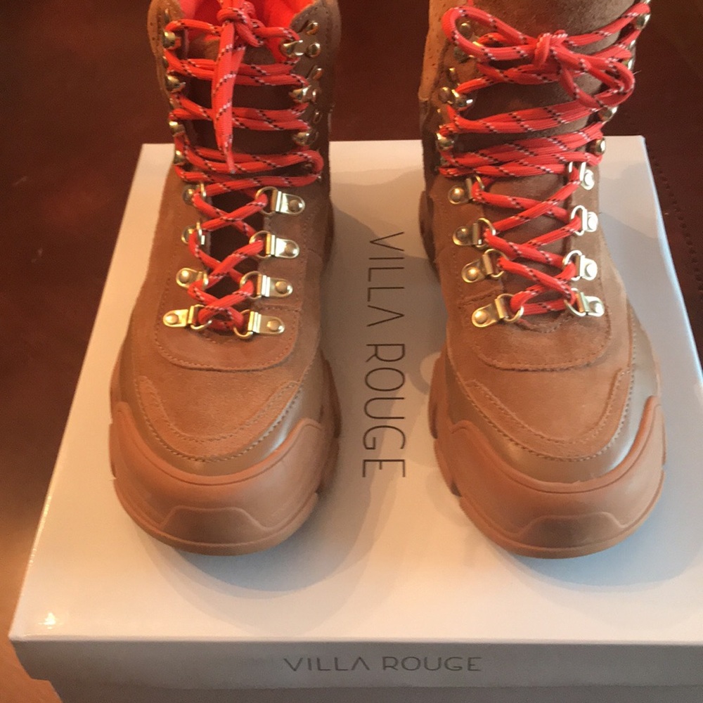 Women’s boots in the color Cognac